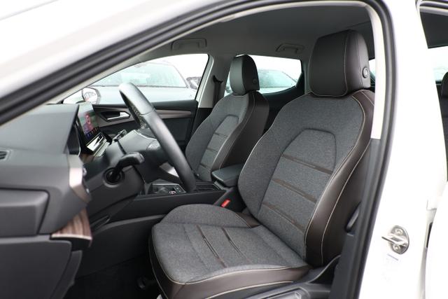 Seat Leon Xcellence 1.5 TSI 130 XC VollLED Nav VirtC SHZ Cam 