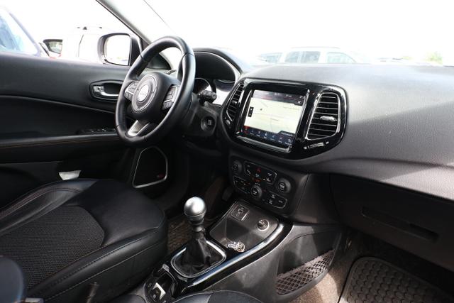 Jeep Compass Limited 1.4 MultiAir 140 Nav PDC Beats 