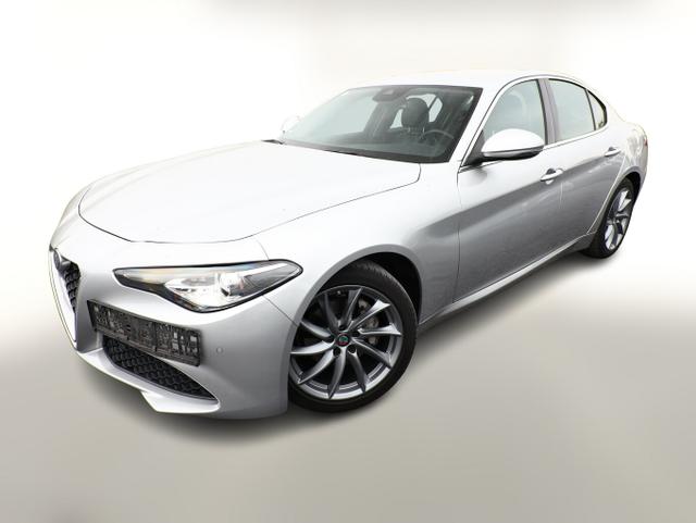 Alfa Romeo Giulia - Ti 2.2 Turbo 190 AT8 Leder ACC Nav SHZ