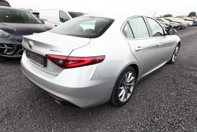 Alfa Romeo Giulia Ti 2.2 Turbo 190 AT8 Leder ACC Nav SHZ 