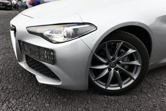 Alfa Romeo Giulia Ti 2.2 Turbo 190 AT8 Leder ACC Nav SHZ 