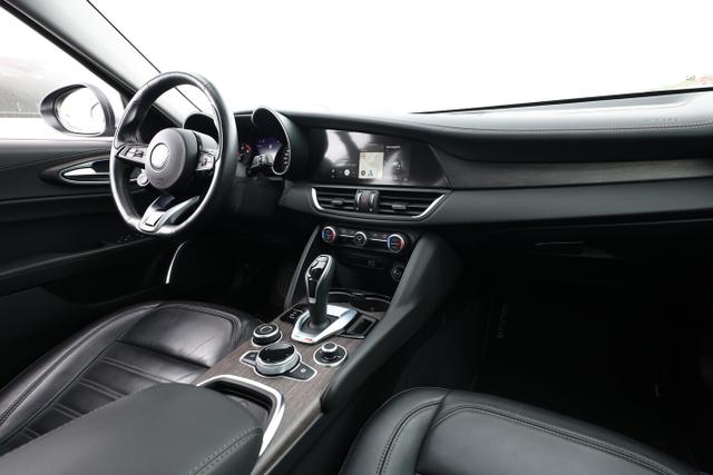 Alfa Romeo Giulia Ti 2.2 Turbo 190 AT8 Leder ACC Nav SHZ 