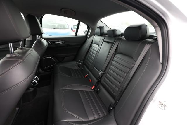 Alfa Romeo Giulia Ti 2.2 Turbo 190 AT8 Leder ACC Nav SHZ 