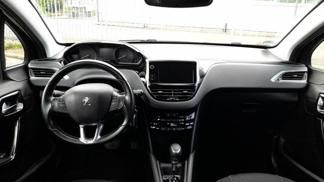 Peugeot 208 Allure 1.2 PureTech 110 Aut. Nav SHZ PDC 16Z 