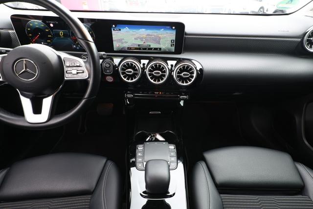 Mercedes-Benz A-Klasse Edition 19 A 180 DCT LED Nav SHZ PDC Kam LM18Z 