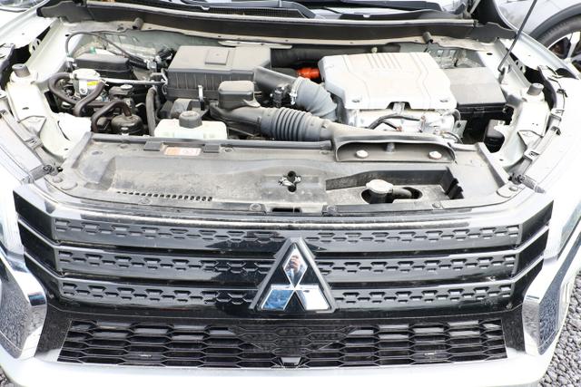 Mitsubishi Eclipse Cross Plus 2.4 MIVEC 4WD Nav LED KeyLess 
