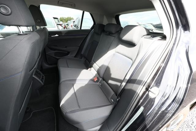 Volkswagen Golf UNITED VIII 1.0 TSI 110 LED Nav ACC PDC SHZ 