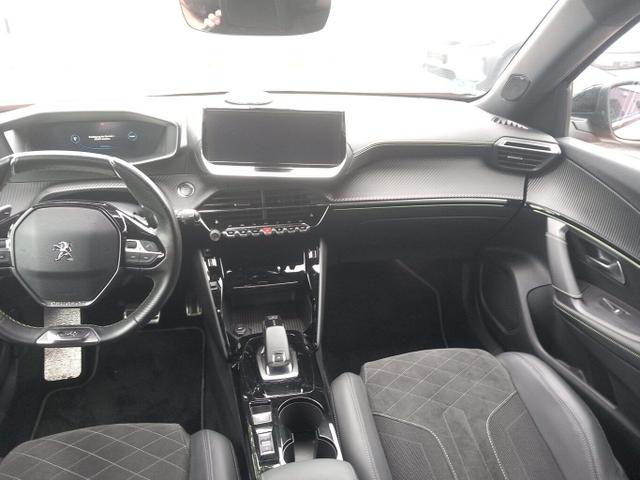 Peugeot 2008 GT 1.2 PT 155 Aut. SchiebeD LED Nav ACC 