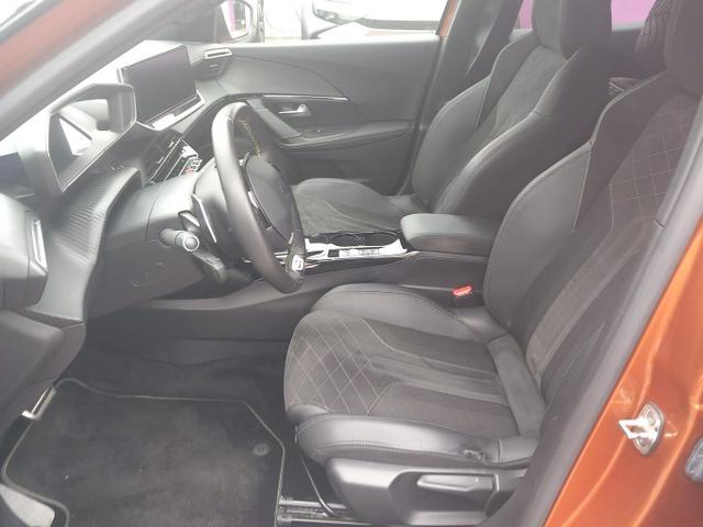 Peugeot 2008 GT 1.2 PT 155 Aut. SchiebeD LED Nav ACC 