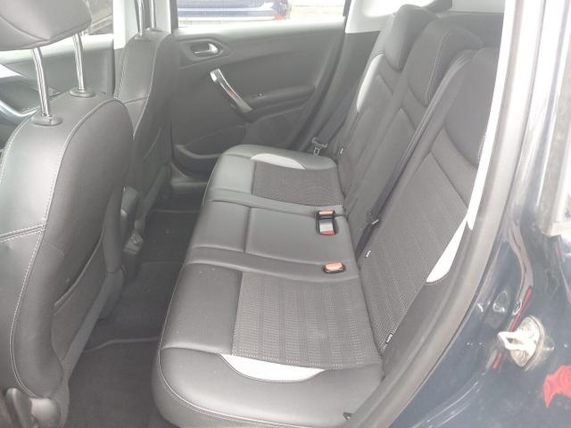 Peugeot 2008 Allure 1.6 BlueHDi 120 Pano Nav SHZ Kam 16Z 