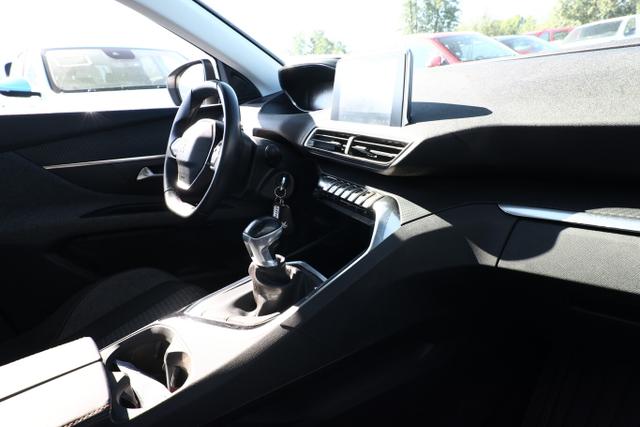 Peugeot 3008 Active 1.2 PureTech 130 Pano Nav Kam SHZ 