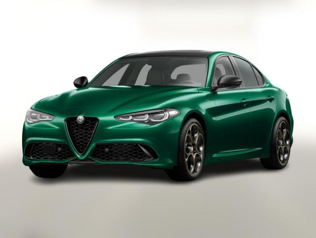 Giulia - Intensa 2.2 D 210 AT8 Q4 Matrix Pano Nav