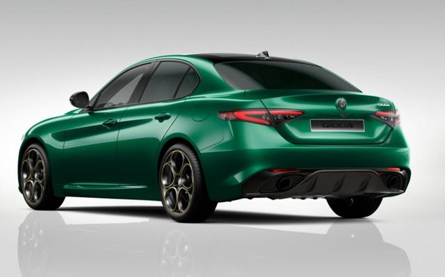 Giulia Intensa 2.2 D 210 AT8 Q4 Matrix Pano Nav 