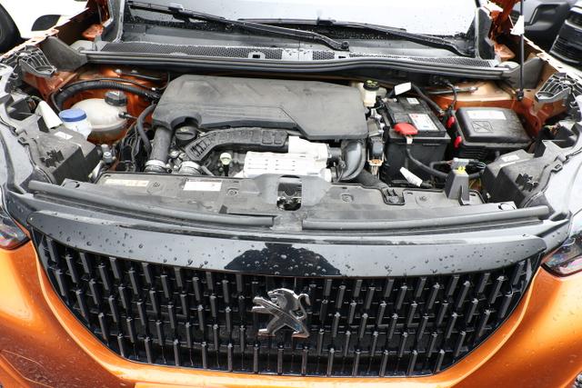 Peugeot 2008 GT 1.2 PT 155 Aut. SchiebeD LED Nav ACC 