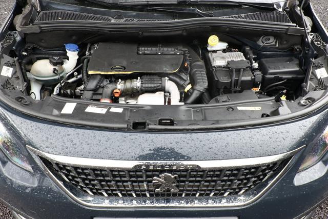 Peugeot 2008 Allure 1.6 BlueHDi 120 Pano Nav SHZ Kam 16Z 