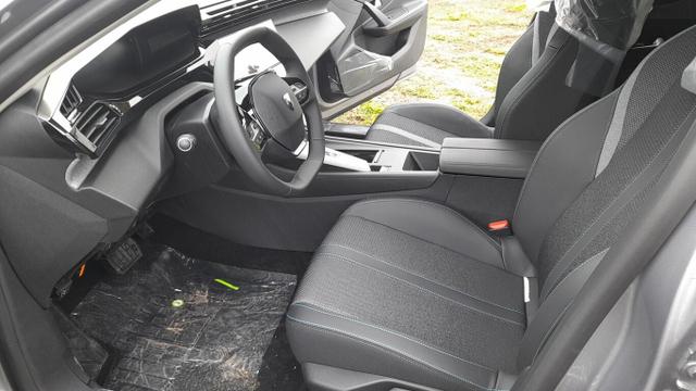 Peugeot 308 Allure 130 EAT8 Nav Keyl Kam ACC MirroL PDC 