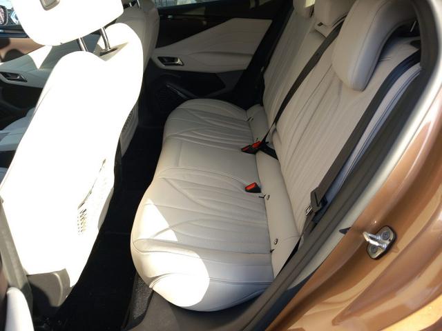 DS Automobiles 4 Cross Rivoli 1.5 BlueHDi 130 Aut. LED Nav SHZ 