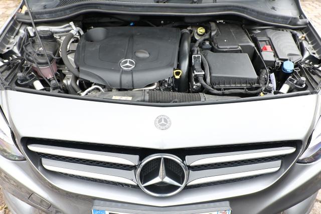 Mercedes-Benz B-Klasse AMG Line B 220 d DCT Pano Nav LED 18Z ParkAs SHZ 