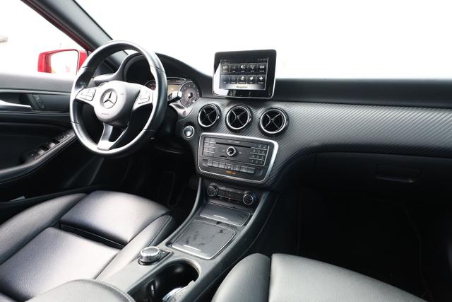 Mercedes-Benz GLA 180 DCT Leder ParkAs Tempomat LM17Z Klima 