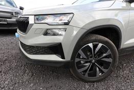 Skoda Karoq Selection TSI 150 DSG Pano AHK NavC SideA Leder ACC 