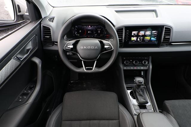 Skoda Karoq Selection TSI 150 DSG Pano AHK NavC SideA Leder ACC 