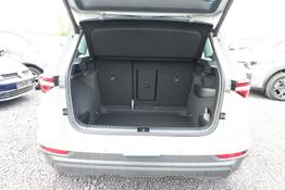 Skoda Karoq Selection TSI 150 DSG Pano AHK NavC SideA Leder ACC 