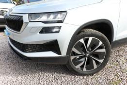 Skoda Karoq Selection TSI 150 DSG Pano AHK NavC SideA Leder ACC 