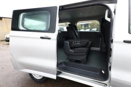 Volkswagen T7 Kombi TDI 150 LED DigC Keyl PDC AppC TEMP 6-S 