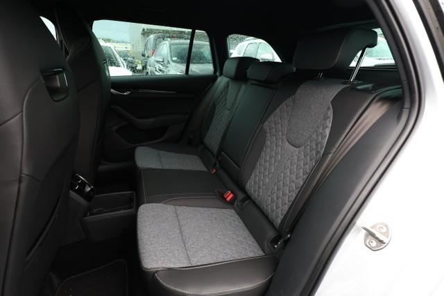 Skoda Octavia Combi Sportline eTSI DSG Sportl Matrix Nav ACC EHK 