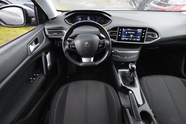 Peugeot 308 Active Pack 1.2 PT 130 SHZ PDC Klimaaut. 16Z 