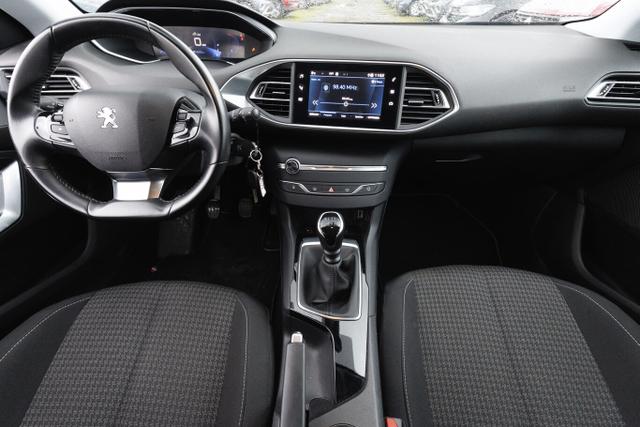 Peugeot 308 Active Pack 1.2 PT 130 SHZ PDC Klimaaut. 16Z 