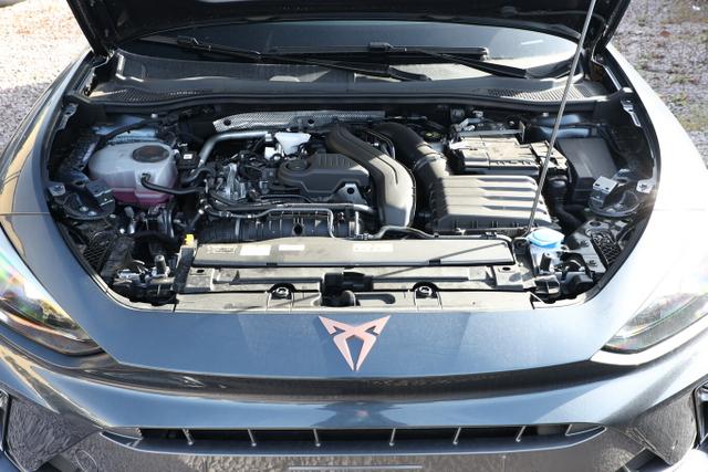 Cupra Leon Sportstourer ST eTSI DSG IntelliD Pano Matrix Edge SHZ 