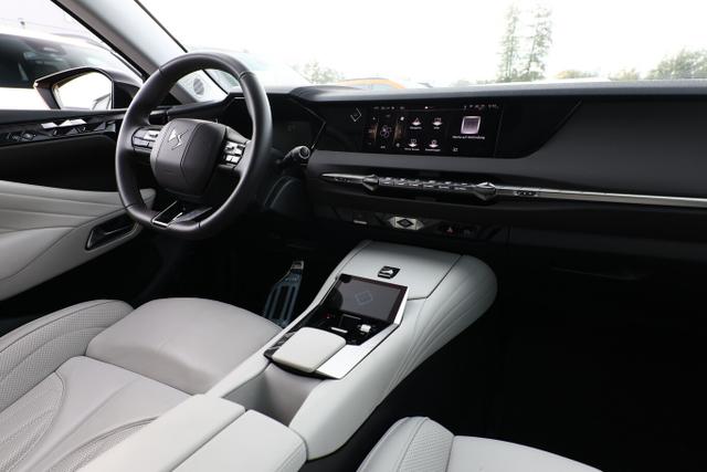 DS Automobiles 4 Cross Rivoli 1.5 BlueHDi 130 Aut. LED Nav SHZ 