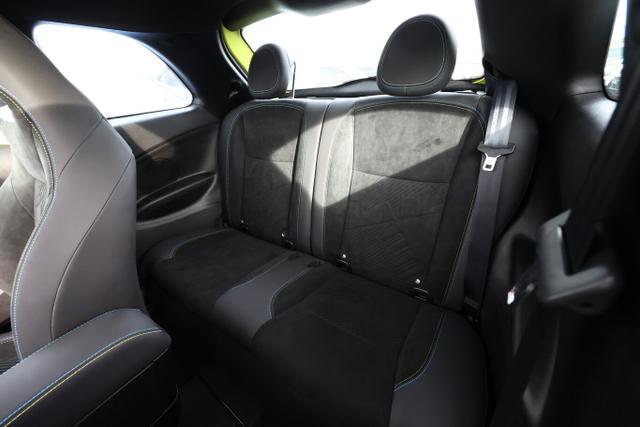 500e 42 kWh Turismo LED Pano Nav JBL SHZ Kam PDC 