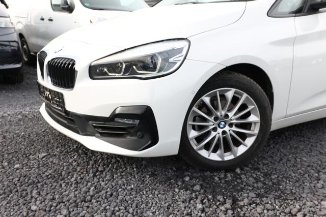 BMW 2er Active Tourer Sport Line 218i Steptronic Nav AHK 