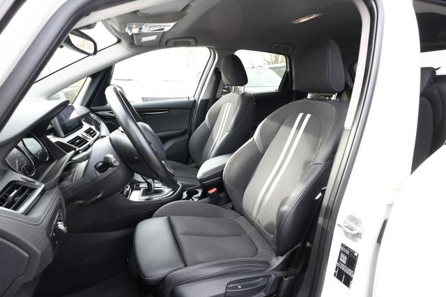BMW 2er Active Tourer Sport Line 218i Steptronic Nav AHK 