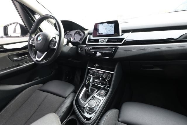 BMW 2er Active Tourer Sport Line 218i Steptronic Nav AHK 