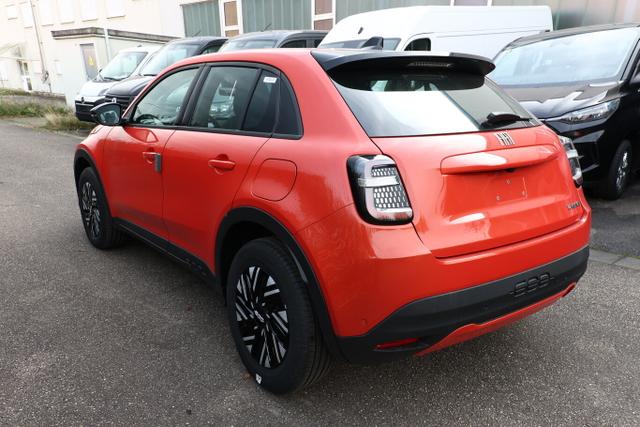 Fiat 600 Basis MHEV 110 DCT Nav SHZ KeyL LED Kam PDC CarP 