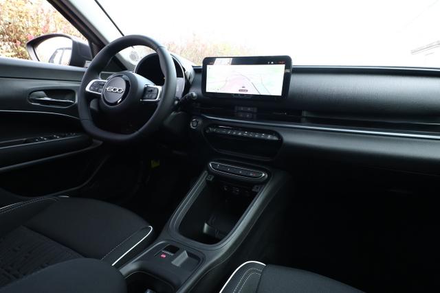 Fiat 600 Basis MHEV 110 DCT Nav SHZ KeyL LED Kam PDC CarP 