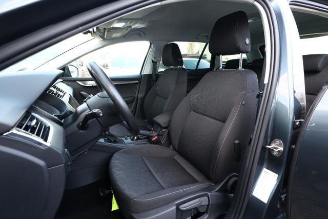 Skoda Octavia Combi Ambition 2.0 TDI 150 DSG LED Nav PDC Kam 