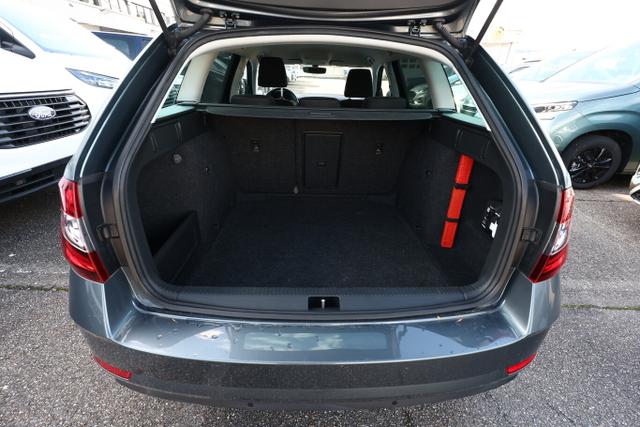 Skoda Octavia Combi Ambition 2.0 TDI 150 DSG LED Nav PDC Kam 