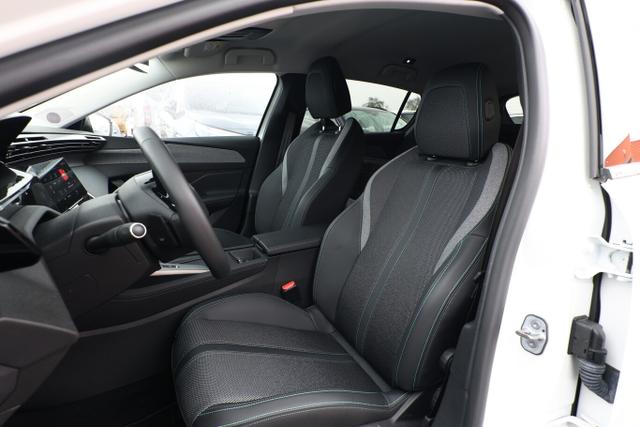 Peugeot 308 Allure Pack 1.2 PureTech 130 Aut Nav Kam PDC 