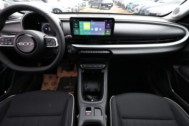 Fiat 600 MHEV 145 DCT LED Nav ACC Kam Keyl Klimaaut 