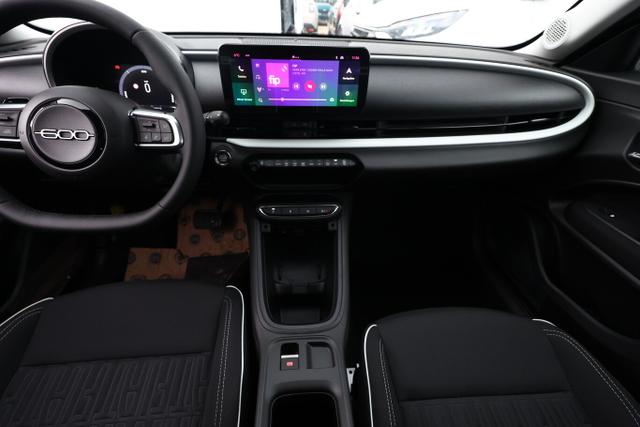 Fiat 600 MHEV 145 DCT LED Nav ACC Kam Keyl Klimaaut 