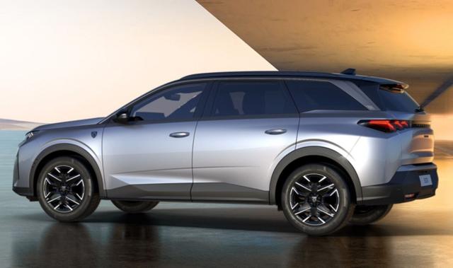 Peugeot 5008 GT MHEV 145 360° AHK Pano Massage Alcantara 