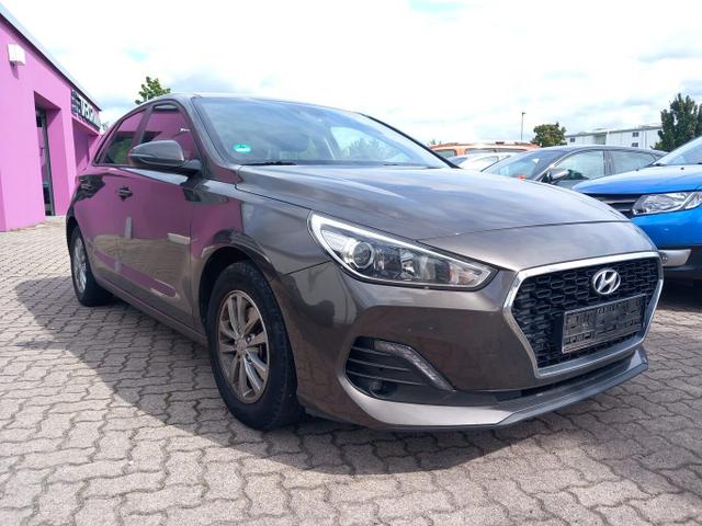 Hyundai i30 - Select 1.4 100 LED PDC SHZ LM15Z Klimaaut.