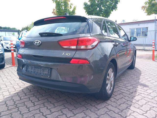 Hyundai i30 Select 1.4 100 LED PDC SHZ LM15Z Klimaaut. 
