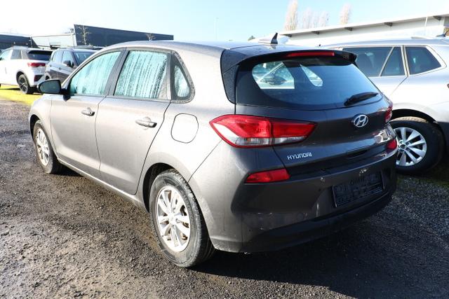 Hyundai i30 Select 1.4 100 LED PDC SHZ LM15Z Klimaaut. 