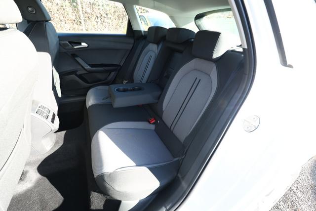 Seat Leon Sportstourer Style ST 1.5 eTSI 115 DSG LED VisionP SHZ 