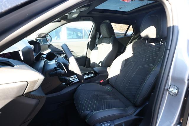 Peugeot 2008 GT MHEV 145 DSC6 ACC 360° Pano Massage SHZ 